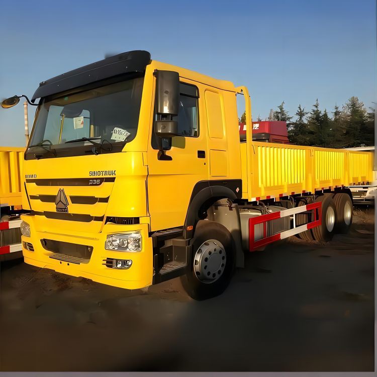 High Quality Flatbed Truck